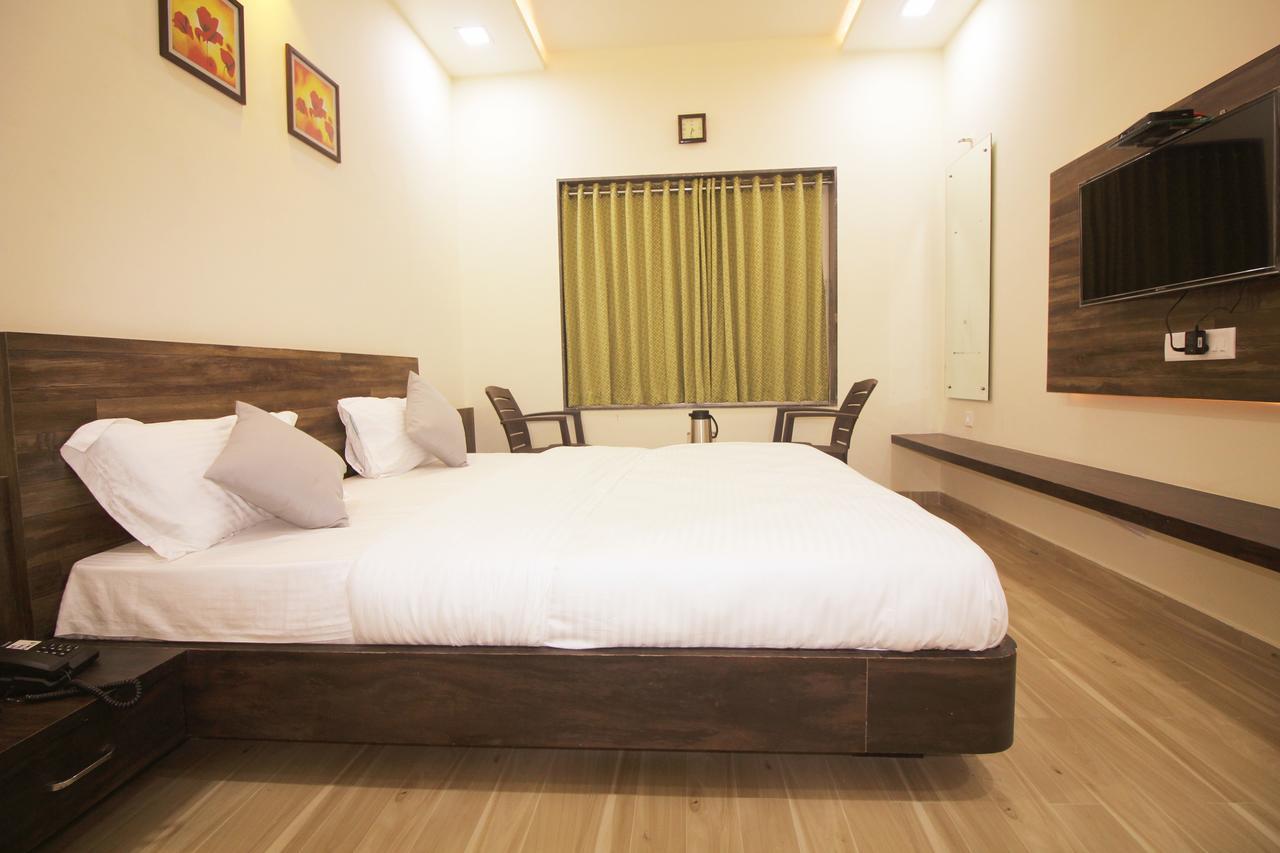 Hotel Vraj Inn Dwārka Kültér fotó