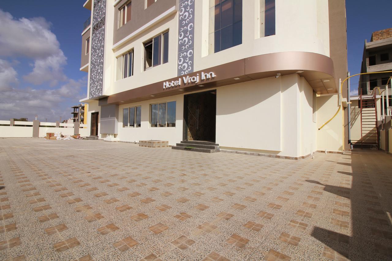 Hotel Vraj Inn Dwārka Kültér fotó