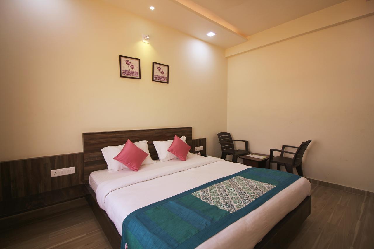 Hotel Vraj Inn Dwārka Kültér fotó